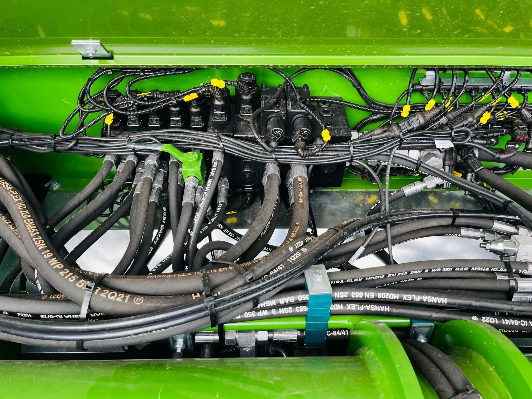 Przyczepa samozbierająca do zielonek BERGMANN Carex 410 S