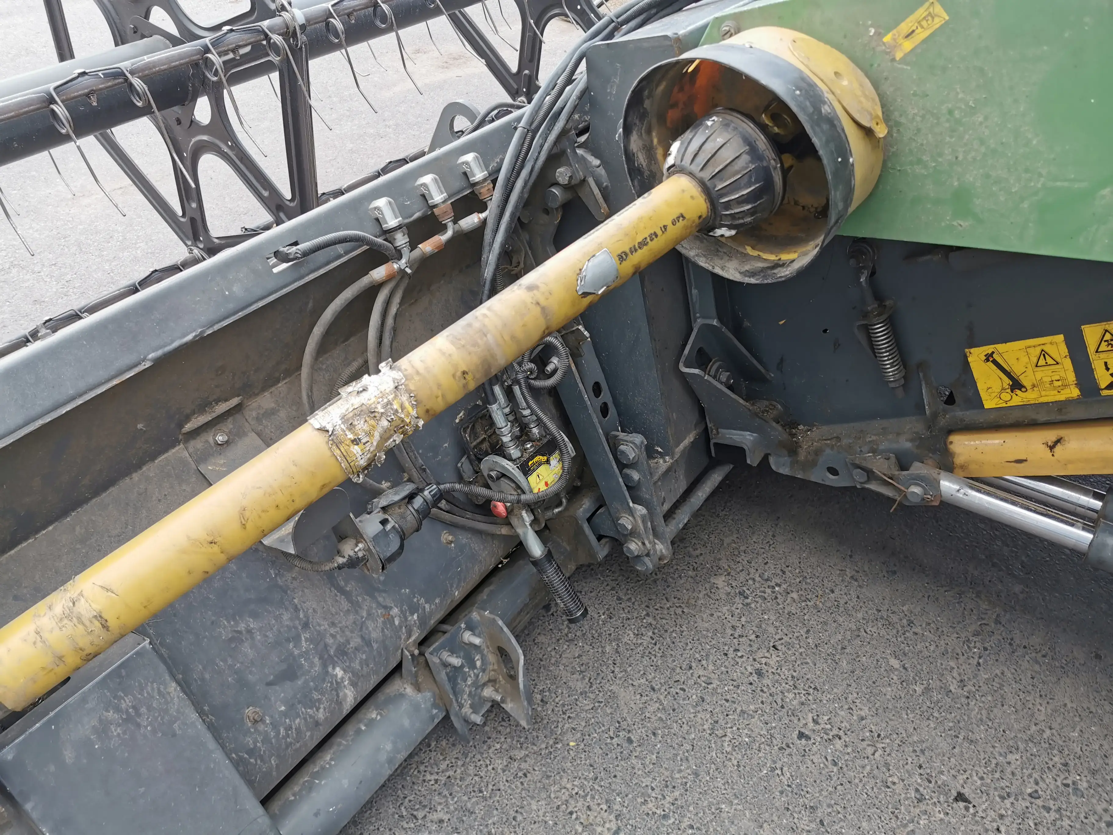 Kombajn-zbozowy-fendt-5220-5-klawiszy-wytrzasaczy-stan-bardz-dobry-korbanek-pierwszy-wlasciciel Kombajn-zbozowy-fendt-5220-5-klawiszy-wytrzasaczy-stan-bardz-dobry-korbanek-pierwszy-wlasciciel