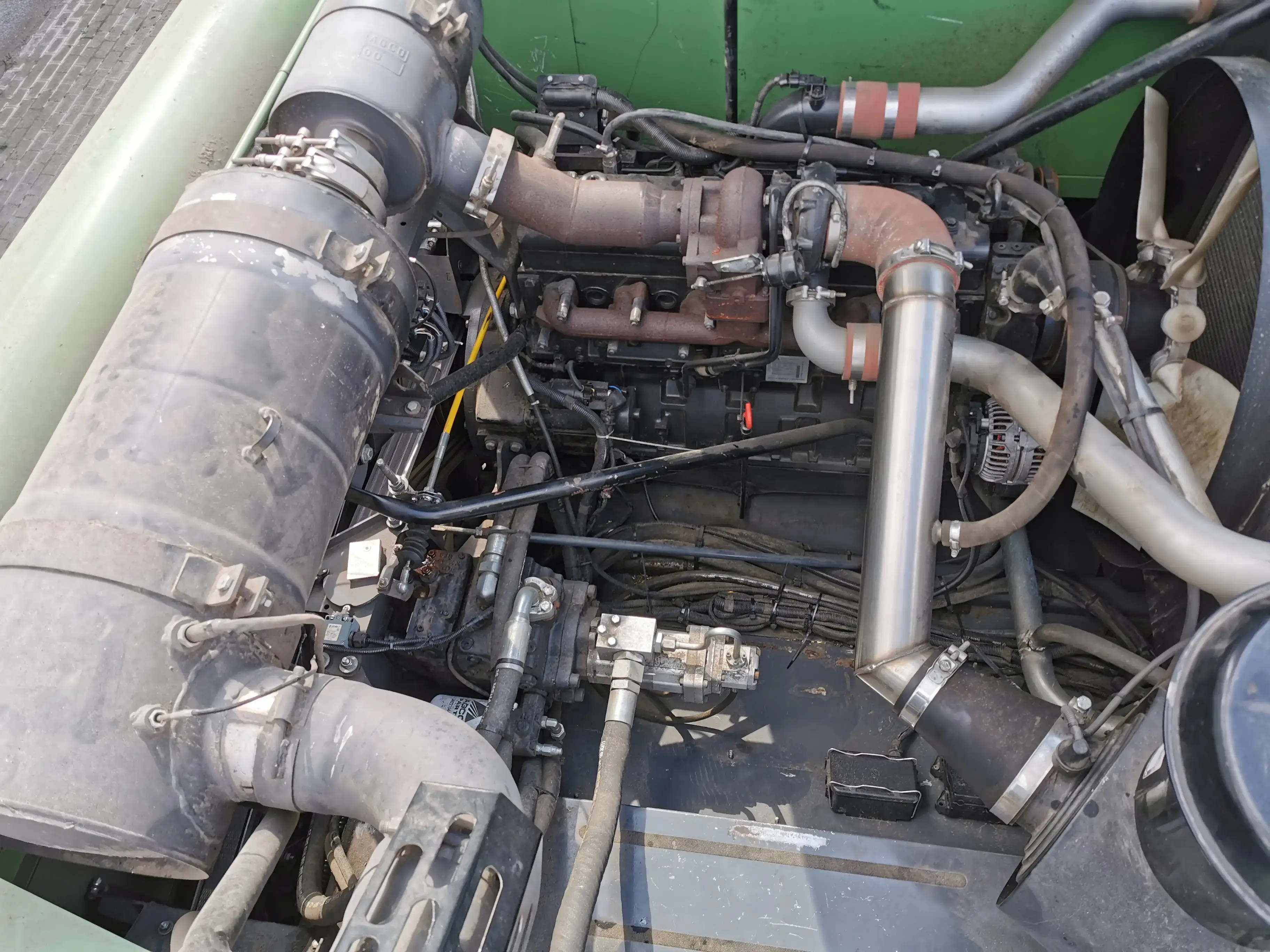 Kombajn-zbozowy-fendt-5220-5-klawiszy-wytrzasaczy-stan-bardz-dobry-korbanek-pierwszy-wlasciciel Kombajn-zbozowy-fendt-5220-5-klawiszy-wytrzasaczy-stan-bardz-dobry-korbanek-pierwszy-wlasciciel