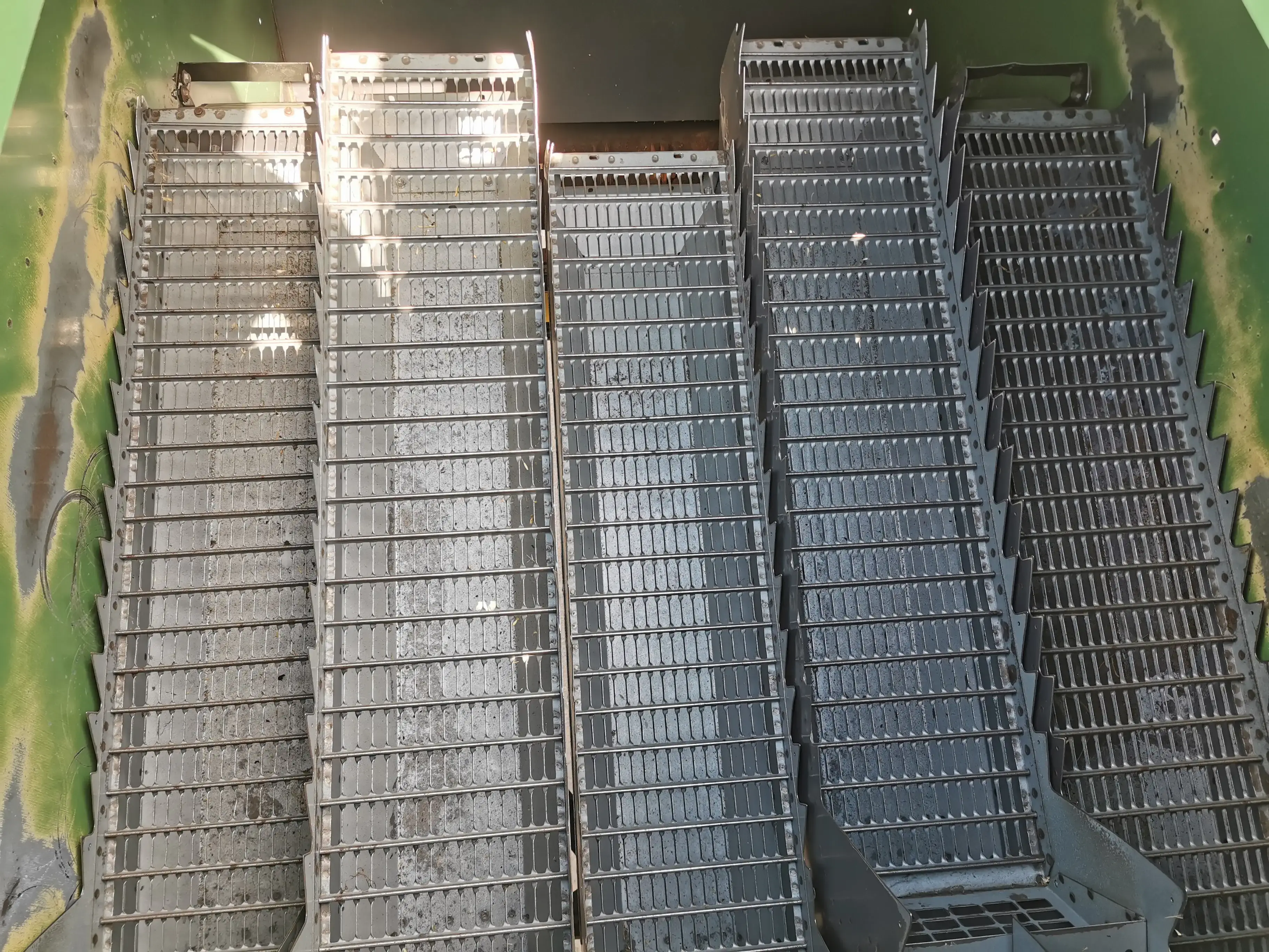 Kombajn-zbozowy-fendt-5220-5-klawiszy-wytrzasaczy-stan-bardz-dobry-korbanek-pierwszy-wlasciciel Kombajn-zbozowy-fendt-5220-5-klawiszy-wytrzasaczy-stan-bardz-dobry-korbanek-pierwszy-wlasciciel