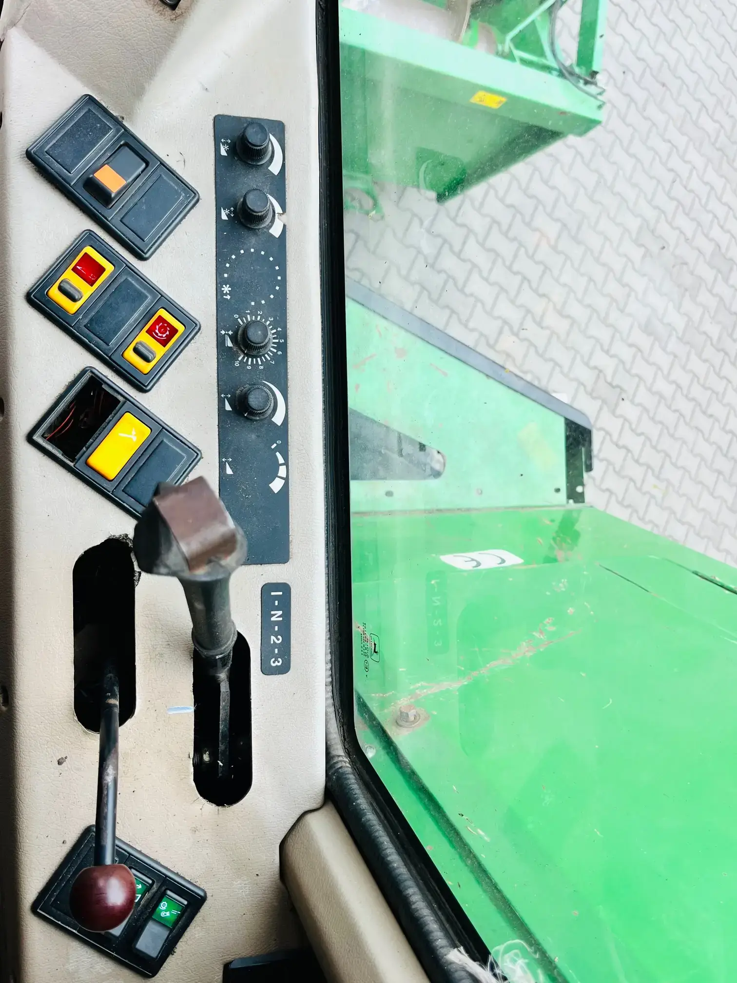 Kombajn-zbozowy-john-deere-2264-plac-korbanek Kombajn-zbozowy-john-deere-2264-plac-korbanek