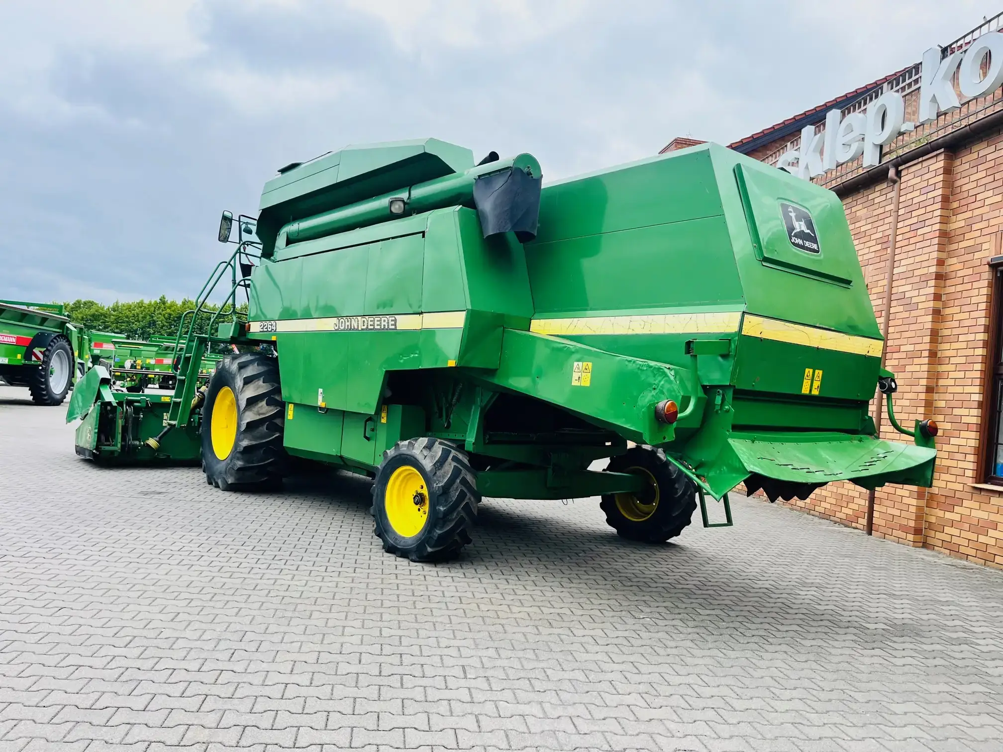 Kombajn-zbozowy-john-deere-2264-plac-korbanek Kombajn-zbozowy-john-deere-2264-plac-korbanek