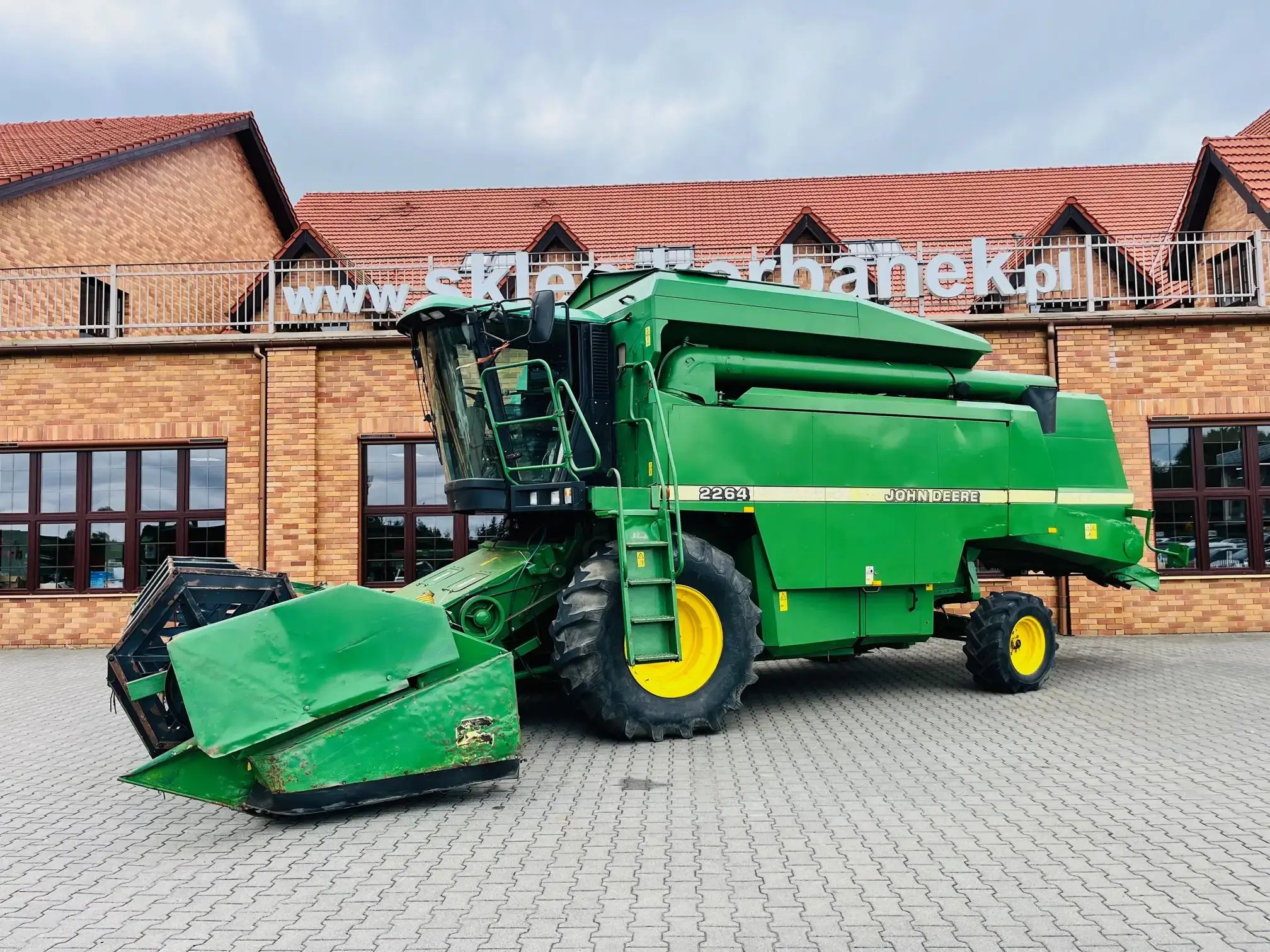 Kombajn-zbozowy-john-deere-2264-plac-korbanek Kombajn-zbozowy-john-deere-2264-plac-korbanek