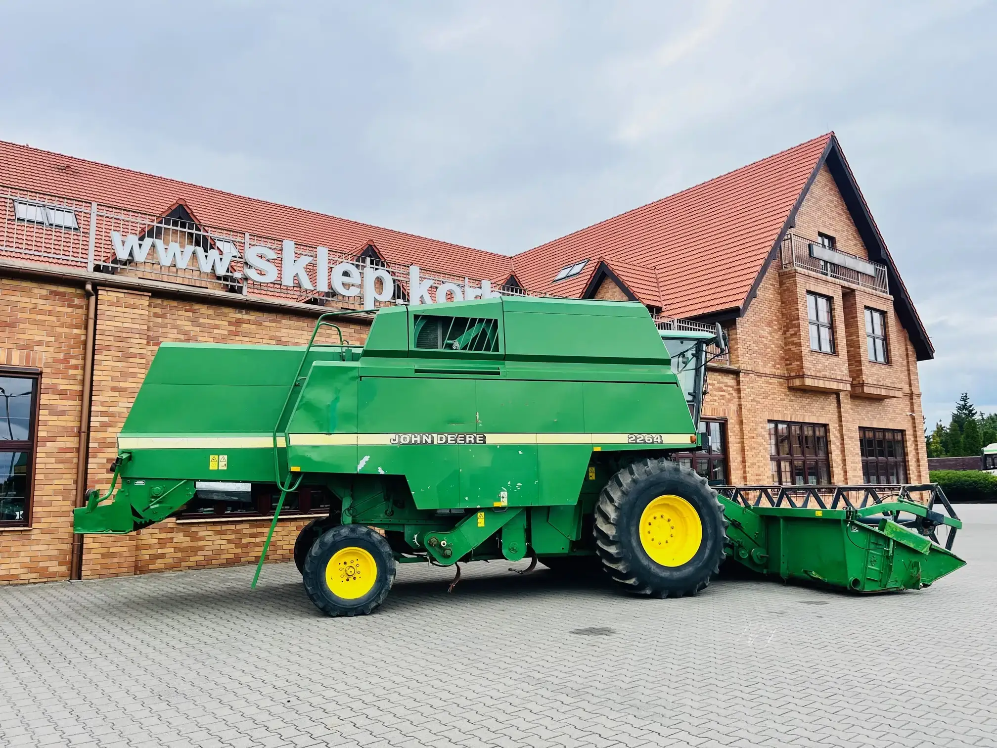 Kombajn-zbozowy-john-deere-2264-plac-korbanek Kombajn-zbozowy-john-deere-2264-plac-korbanek