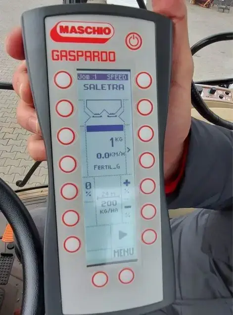 Precycyjny dwutarczowy rozsiewacz nawozu Maschio Gaspardo PRIMO E 314