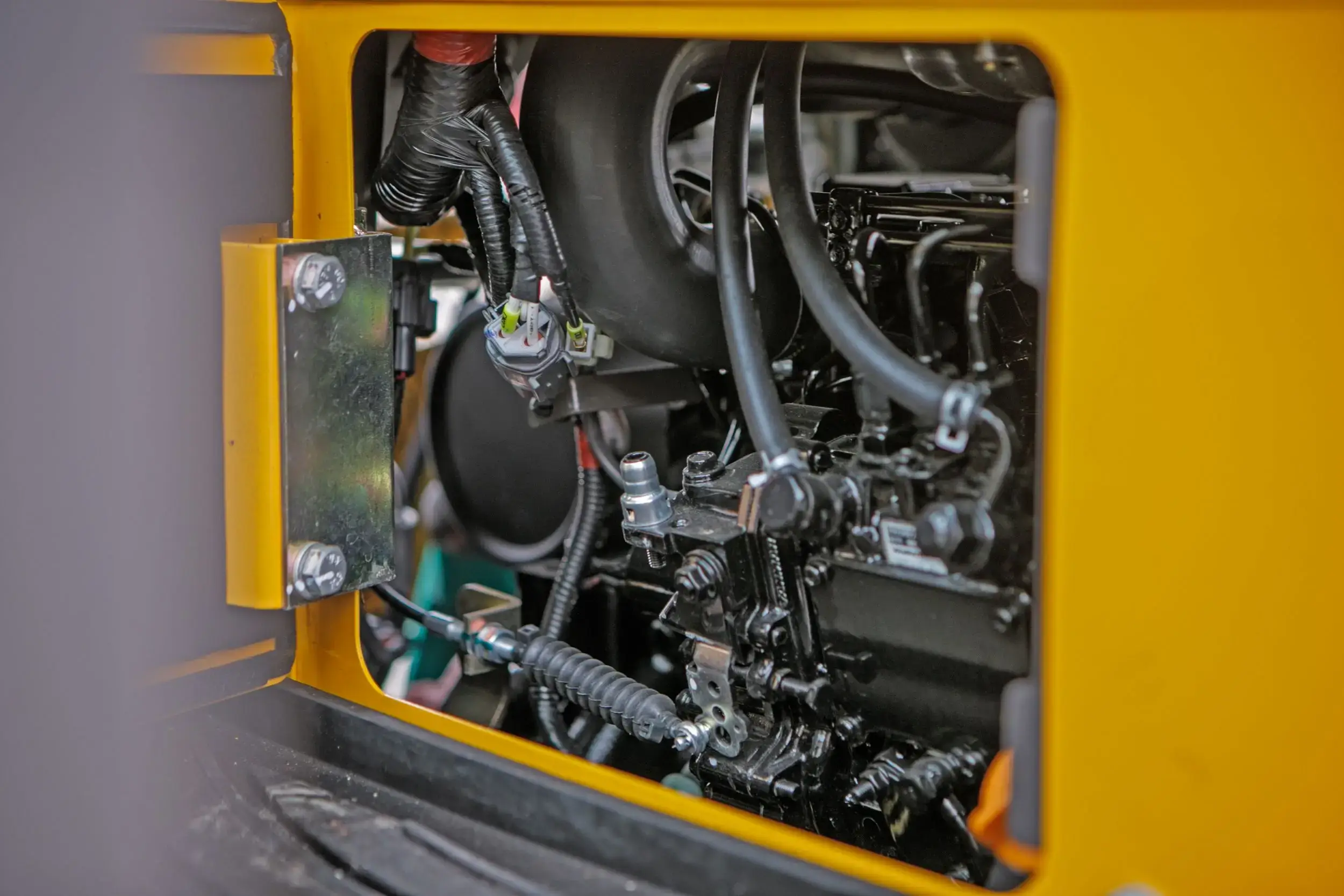 Mini koparka Lovol Korbanek, Nachi, Eaton, Yanmar silnik drzwi