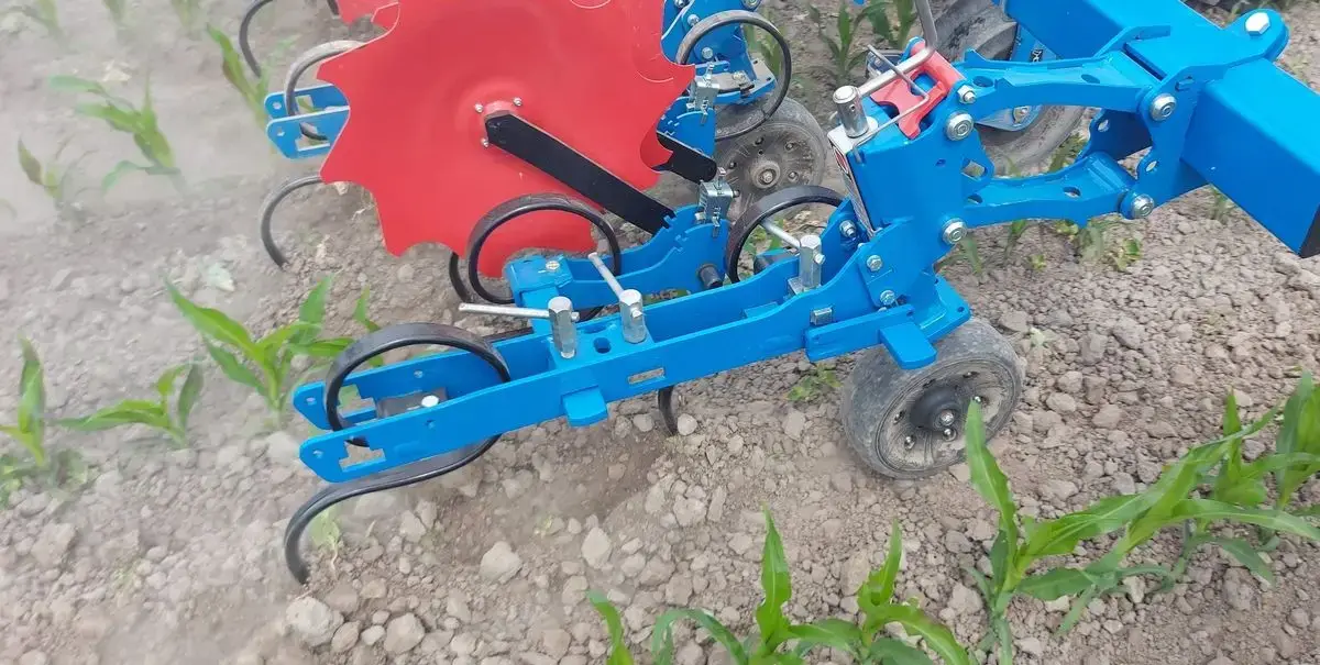 Szybkie pielenie mechaniczne chwastów Szybkie pielenie chwastów