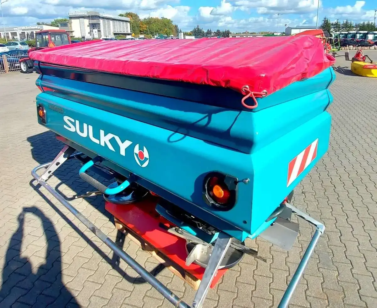 Plandeka rozsiewacza X36 rozłożona Plandeka rozsiewacza X36