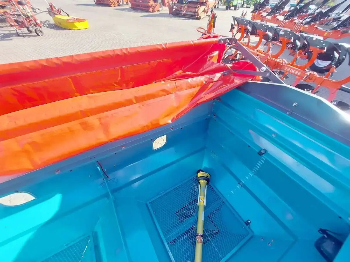 Wnętrze zbiornika, sita, wałek napędowy Wnętrze zbiornika wałek napędowy