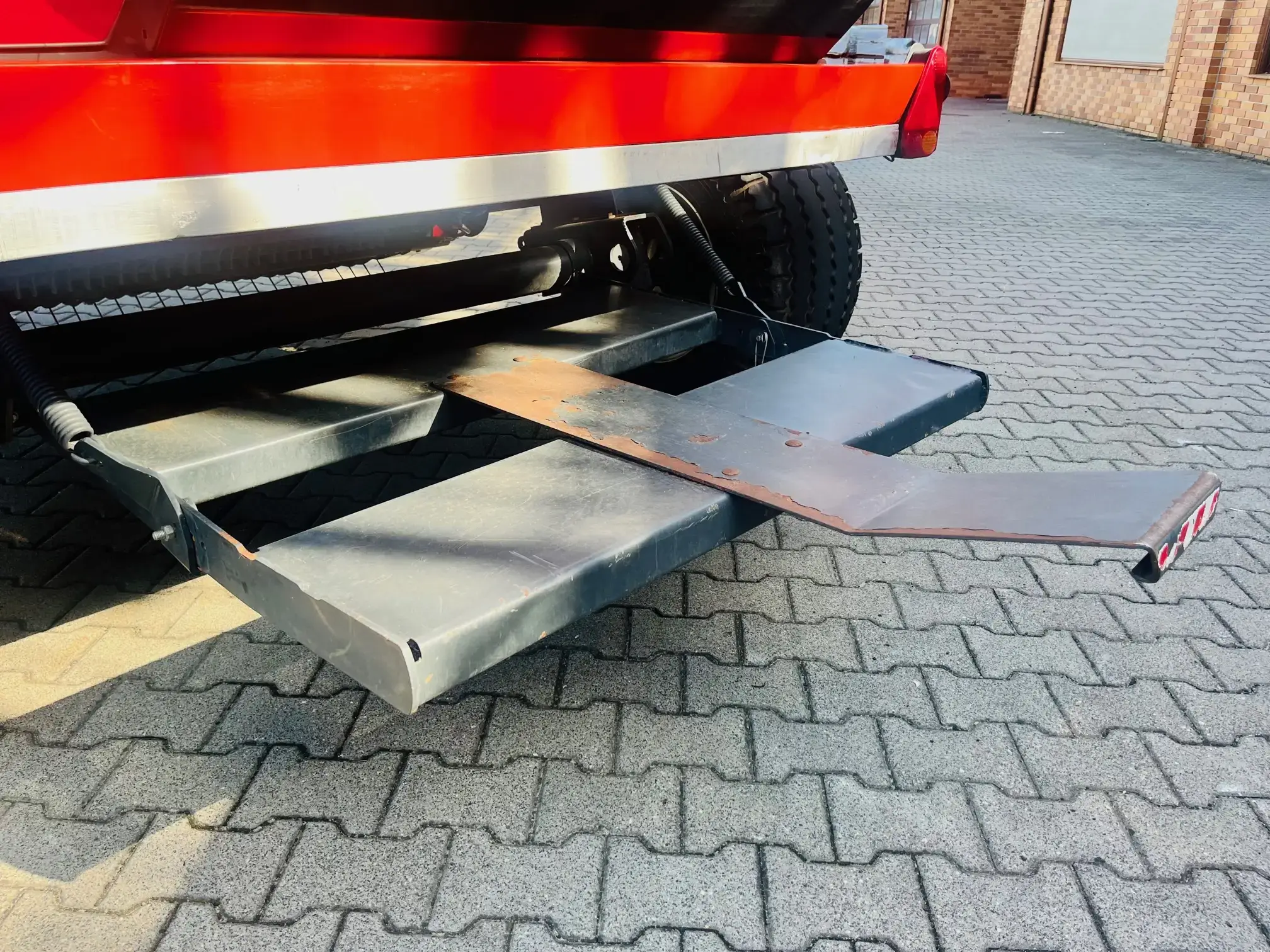 Prasa-pasowa-zmiennokomorowa-kuhn-VB-2160-plac-korbanek Prasa-pasowa-zmiennokomorowa-kuhn-VB-2160-plac-korbanek