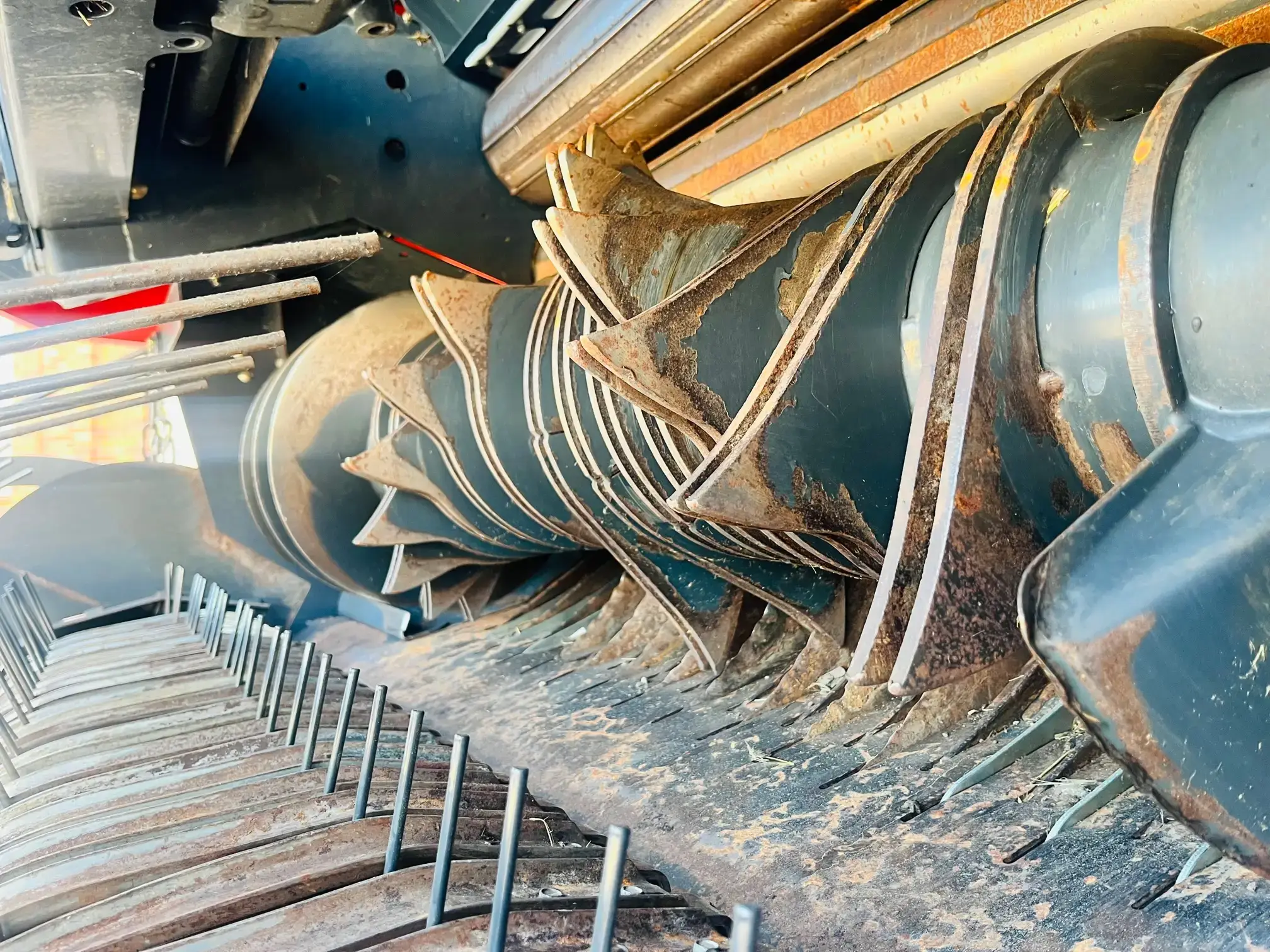 Prasa-pasowa-zmiennokomorowa-kuhn-VB-2160-plac-korbanek Prasa-pasowa-zmiennokomorowa-kuhn-VB-2160-plac-korbanek