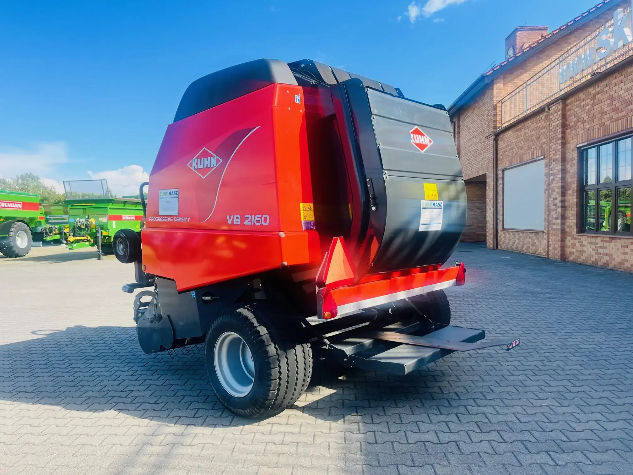 Prasa-pasowa-zmiennokomorowa-kuhn-VB-2160-plac-korbanek Prasa-pasowa-zmiennokomorowa-kuhn-VB-2160-plac-korbanek