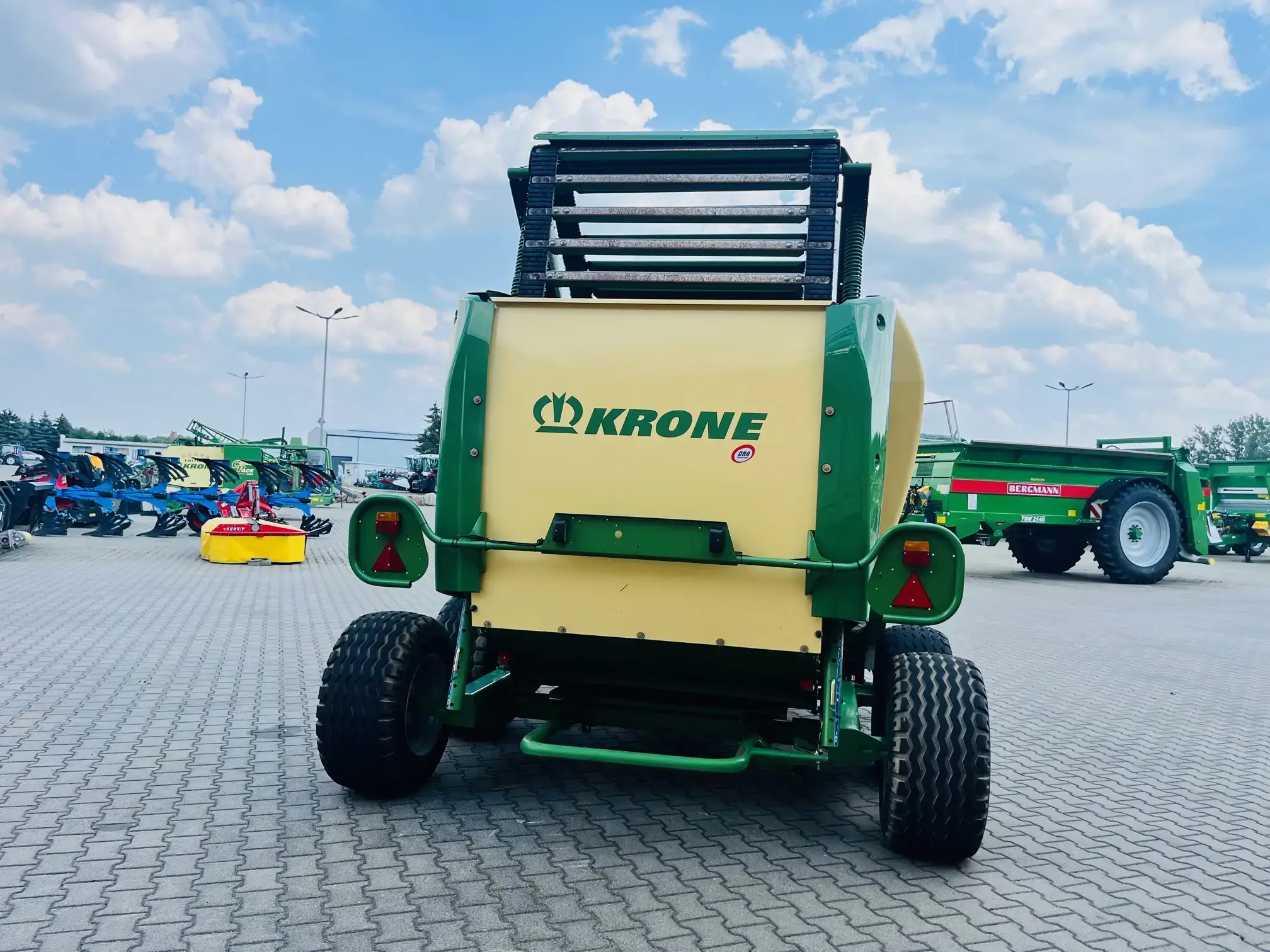 Prasa stalokomorowa lancuchowa krone comprima F 155 XC plac korbanek