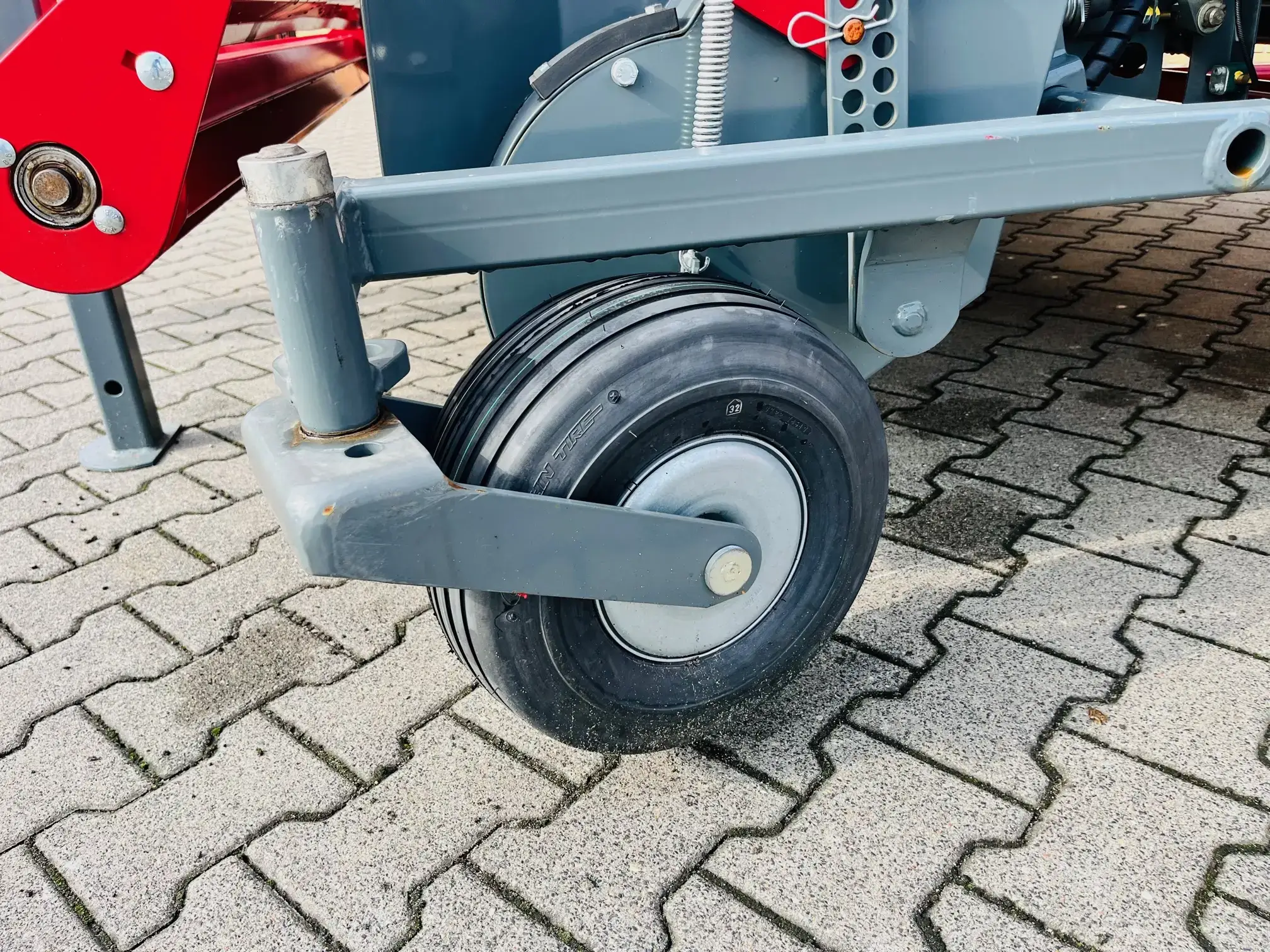 Prasa Unia Group DF 120 1,8 VD stalokomorowa łancuchowo walcowa z docinaczem rotorem plac korbanek Prasa Unia Group DF 120 1,8 VD stalokomorowa łancuchowo walcowa z docinaczem rotorem plac korbanek