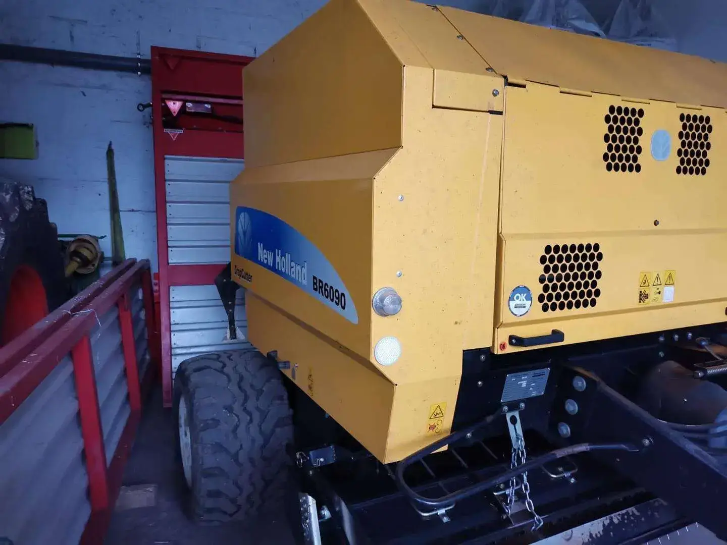 Prasa New Holland BR 6090