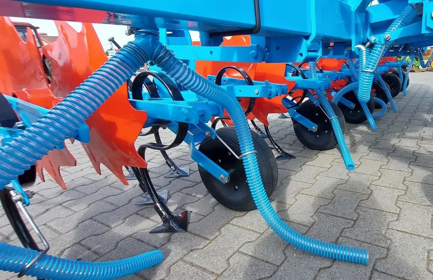 Przewody podsiewacza nawozów na pielniku Monosem Przewody podsiewacza nawozów na pielniku