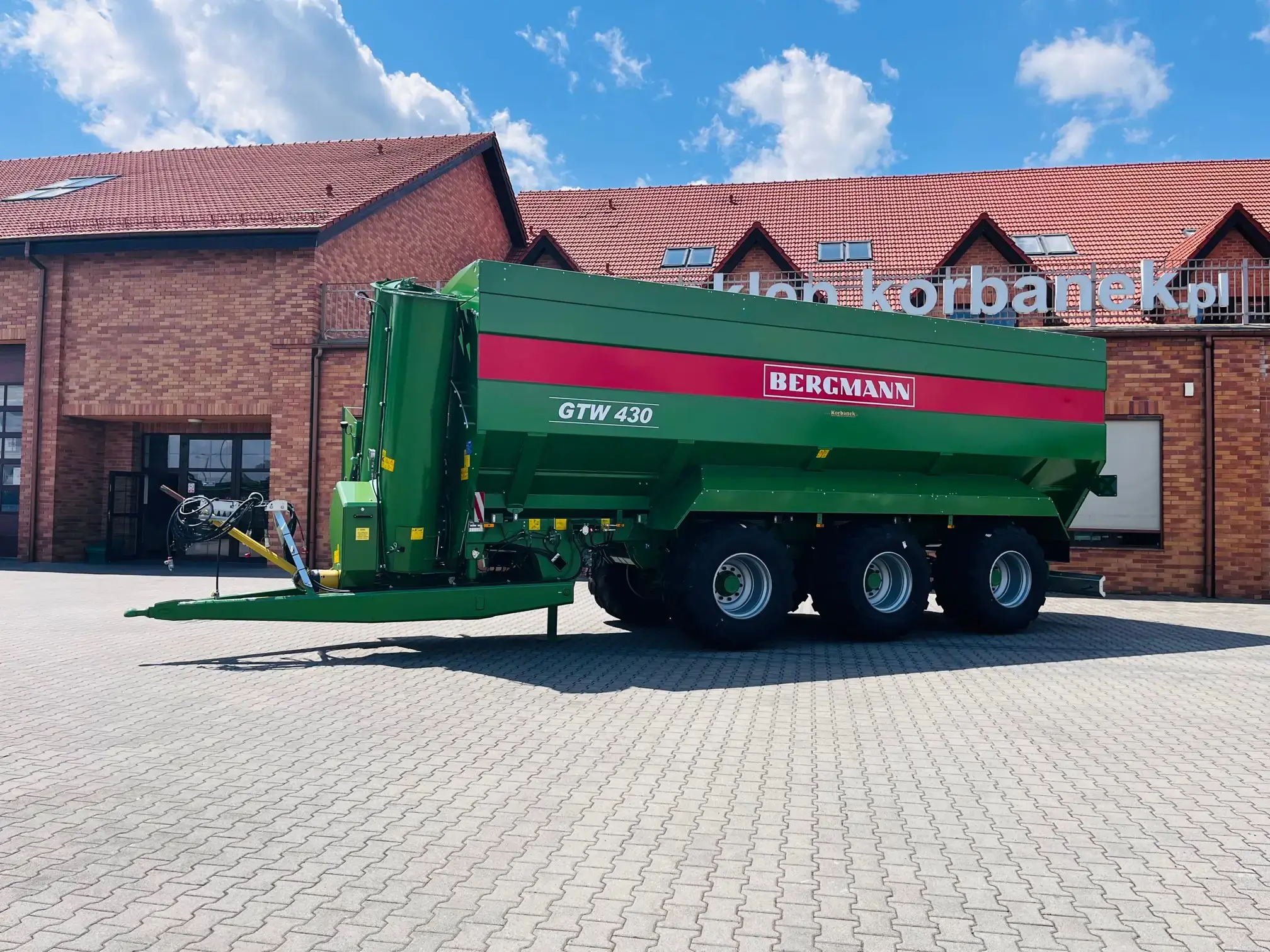 Przyczepa-przeladowcza-przeladunkowa-bergmann-GTW-430-szybki-wyladunek-duza-pojemnosc-plac-firma-korbanek Przyczepa-przeladowcza-przeladunkowa-bergmann-GTW-430-szybki-wyladunek-duza-pojemnosc-plac-firma-korbanek