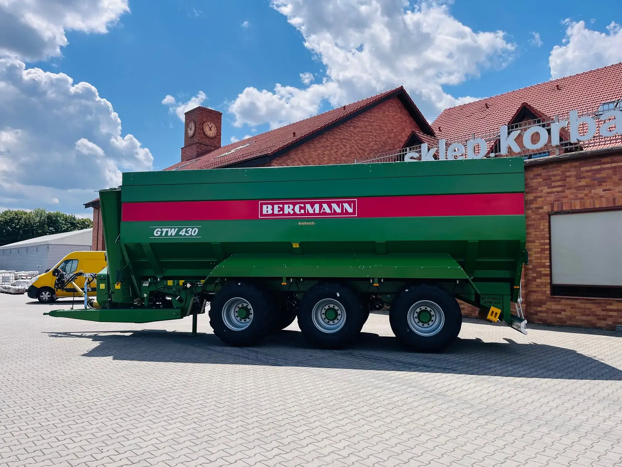 Przyczepa-przeladowcza-przeladunkowa-bergmann-GTW-430-szybki-wyladunek-duza-pojemnosc-plac-firma-korbanek Przyczepa-przeladowcza-przeladunkowa-bergmann-GTW-430-szybki-wyladunek-duza-pojemnosc-plac-firma-korbanek