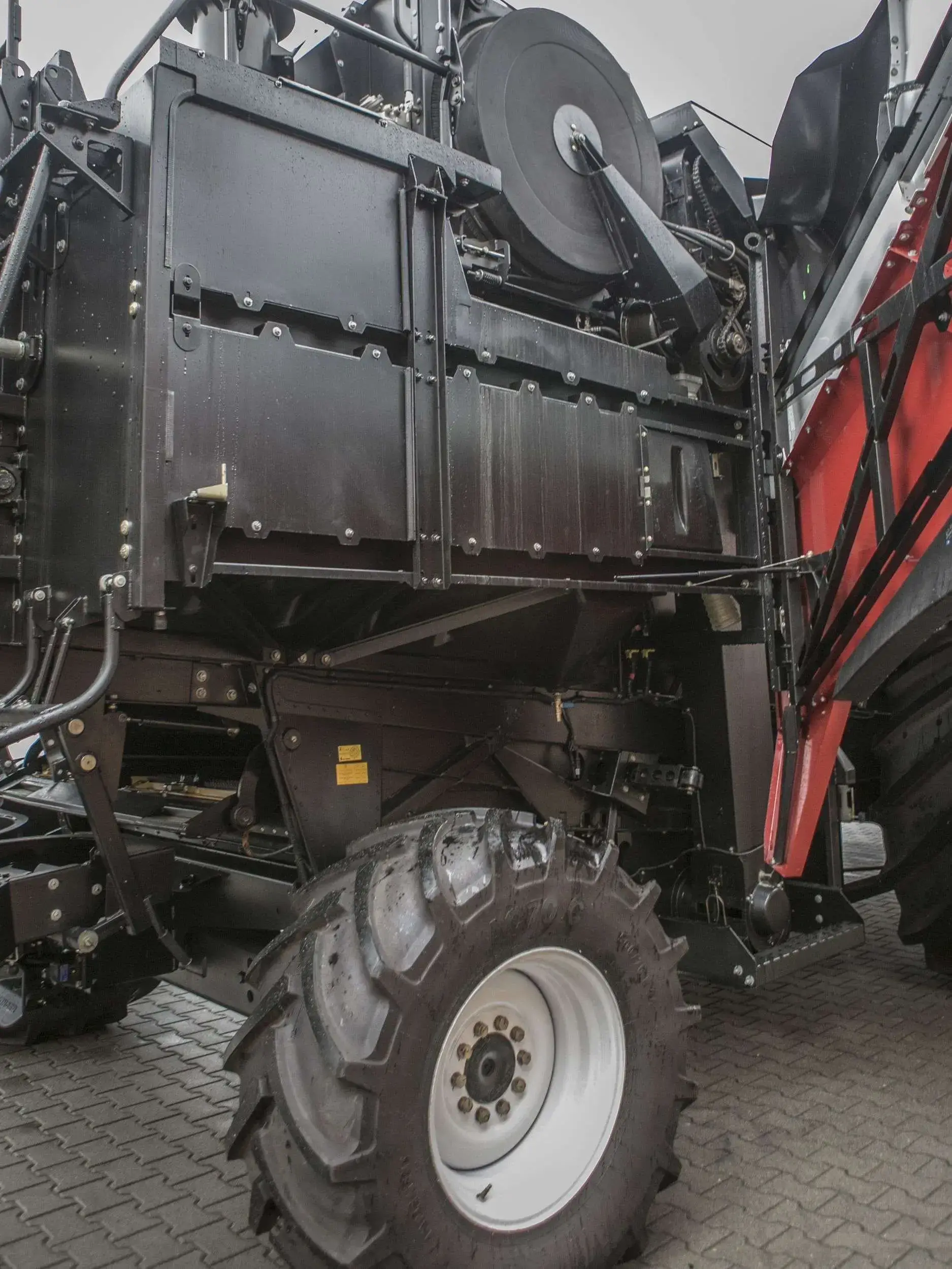Kombajn zbożowy Rostselmash RSM 161 zbiornik paliwa i odplewiacz Kombajn zbożowy Rostselmash RSM 161 odplewiacz oferta korbanek.pl