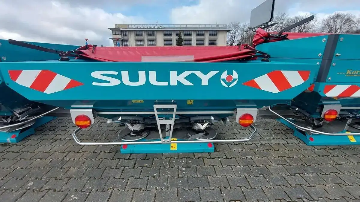 Rozsiewacz nawozów 1500 litrów, komputer, waga, czujnik GPS do prędkości Rozsiewacz nawozów 1500 litrów, komputer, waga