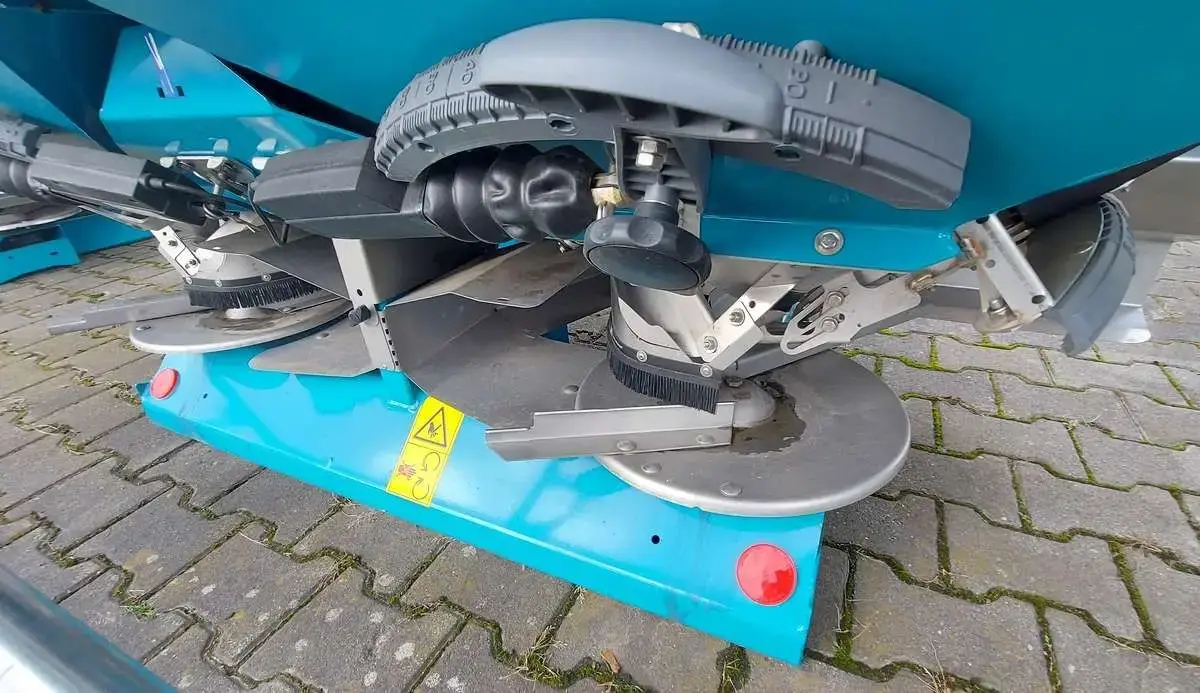 Układ rozsiewający i rozsiew graniczny Tribord 2D Układ rozsiewający i rozsiew graniczny