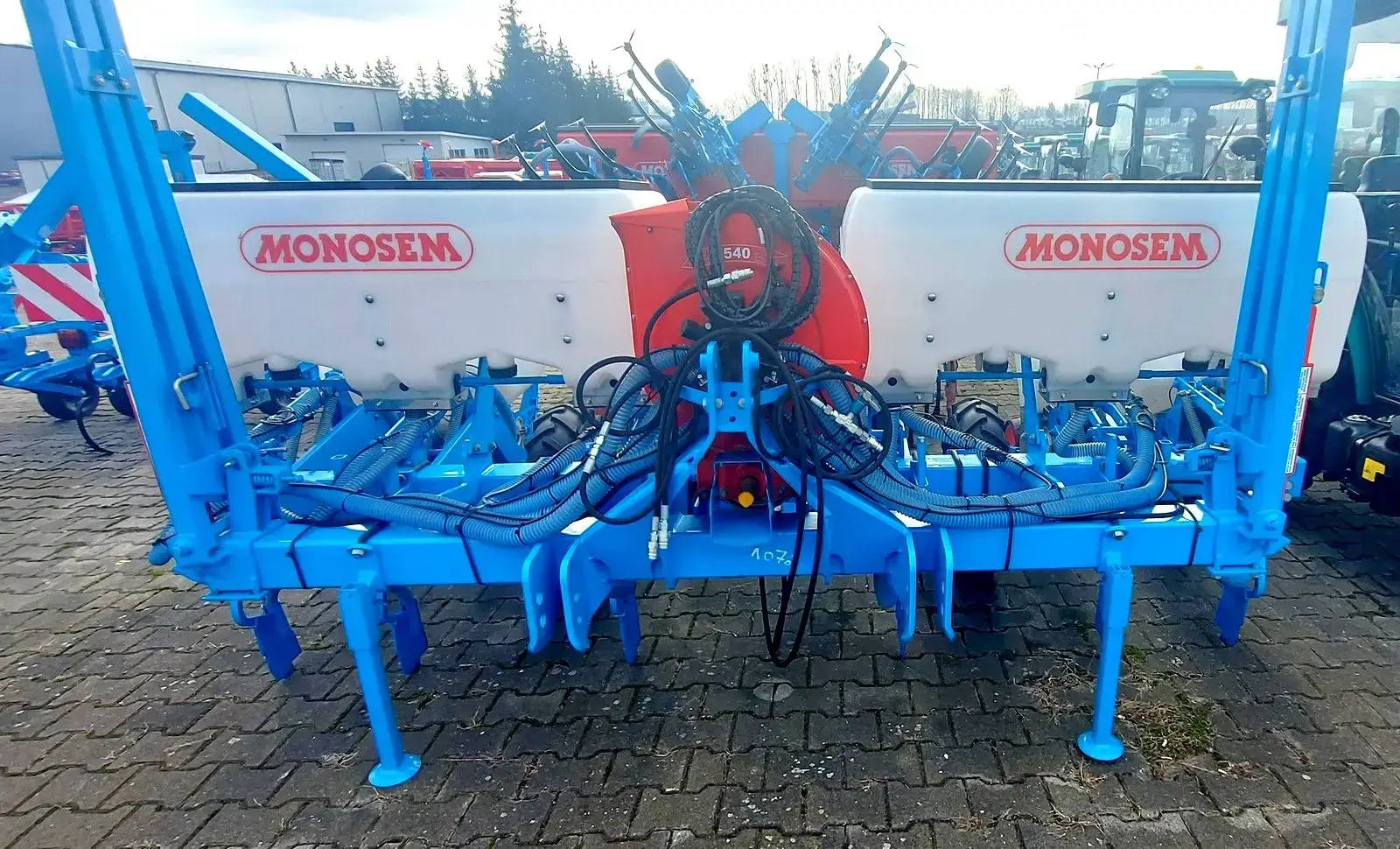 Siewnik do kukurydzy, okazja, powystawowy Monosem, 6-rzędowy Siewnik do kukurydzy, okazja, powystawowy Monosem