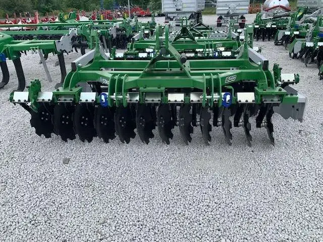 Brona talerzowa Tolmet Astat 300 maszyna dostępna z różnymi wałami rurowym daszkowym packer Brona talerzowa Tolmet Astat 300 maszyna zawieszana polskiego producenta dostępna w firmie Korbanek