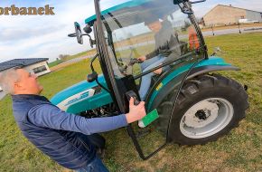 Pan Paweł wraz z synem kupił ciągnik Arbos 2040 na plantację porzeczki