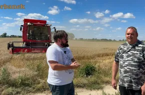 Pan Paweł myśli nad wymianą swojego kombajnu Bizon na Aupax, w tym celu zorganizowaliśmy u niego pokazy  - jak poszło?