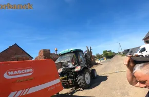 Klient i jego nowy nabytek prasa Maschio Entry 120