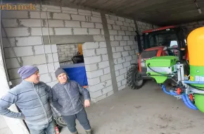Pani Beata wraz z mężem prowadza gospodarstwo rolne - zdecydowali sie na zakup opryskiwacza polskiej produkcji Tolmet od Korbanek