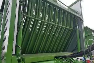 Klapa hydrauliczna sterująca przepływem materiału widok z przodu klapa uchylana hydraulicznie