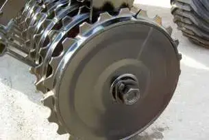 Wał Emopak jest wyposażeniem dodatkowym bron talerzowych Cover X T70