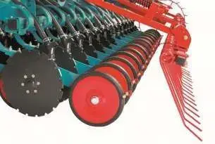 Tylny zagarniacz niwelujący Tylny zagarniacz