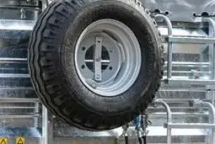 Koło zapasowe do przyczepy cynkomet T117 Koło zapasowe wieszane na tyle przyczepy