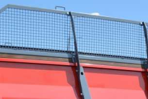 Nadstawy z siatki o wysokości 50 cm do rozrzutnika obornika N267/2 Hornet firmy Metal-fach