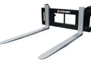 Chwytak do palet inaczej paleciarka o udźwigu 2000 kg firmy HYDRAMET do ładowacza Xtreme S mini www.korbanek.pl