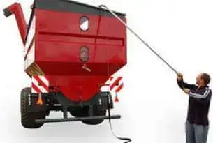 Plandeka ze stelażem do przyczepy PP chroniąca zboże przed warunkami zewnętrznymi jak deszcz, śnieg, grad