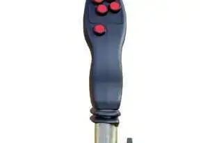 Joystick sterowania komfortowego C, na zdjęciu przedstawiona jest dźwignia sterowania Joystick sterowania komfortowego C, dostępny w ścielarkach Castor R dostępnych w firmie Korbanek