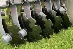 Talerze agresywne o śr. 610 mm firmy MANDAM Talerze agresywne o średnicy 610 mm stosowane w bronie talerzowej Mandam