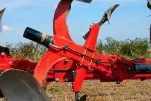 Zabezpieczenie korpusów, zdjęcie przedstawia działanie zabezpieczenia non-stop hydraulicznego Zabezpieczenie korpusów, pługa Gregoire Besson Voyager C70, 80 z oferty firmy Korbanek