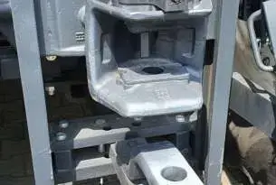 Zawieszony zaczep automatyczny na ramie w ciągniku arbos 5000 global Zaczep automatyczny na ciągniku arbos serii 5000 global