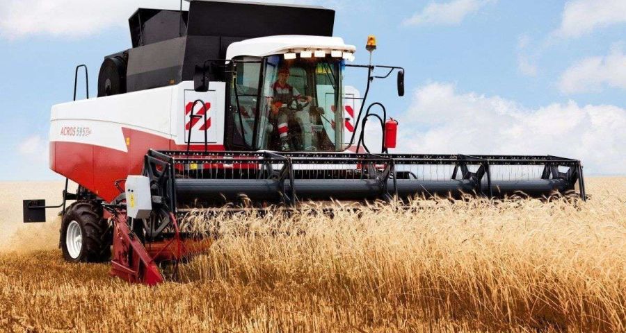 www.korbanek.pl Rostselmash Acros kombajn zbożowy na polu