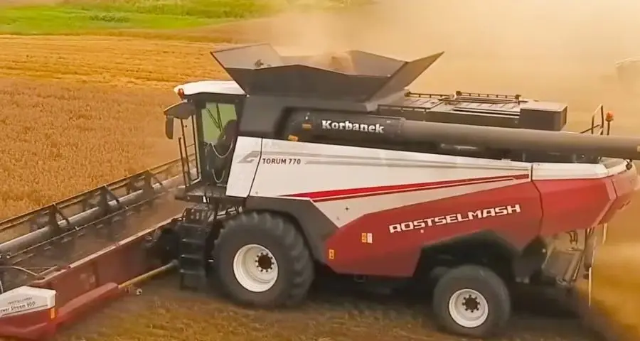 Kombajny i maszyny rolnicze Rostselmash