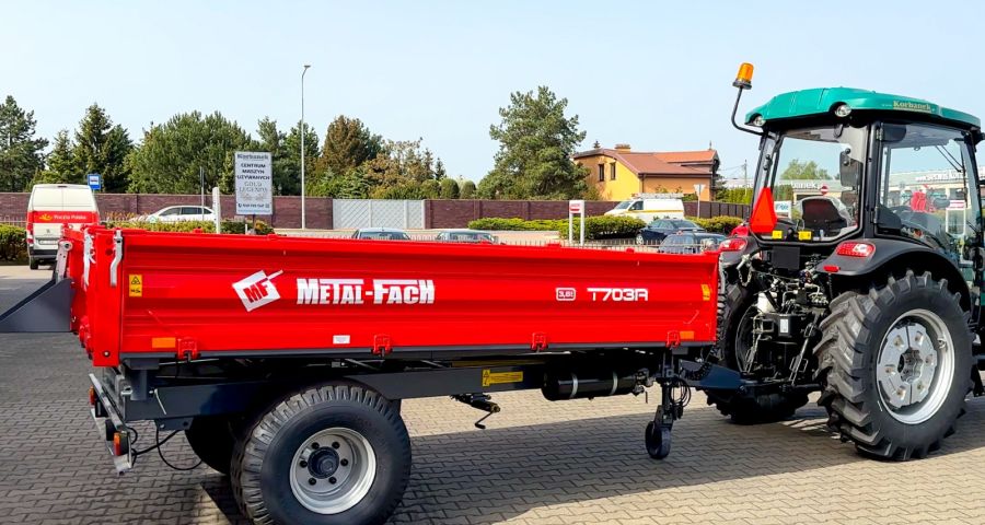 Ciągnik Arbos / Aupax z przyczepą MetalFach
