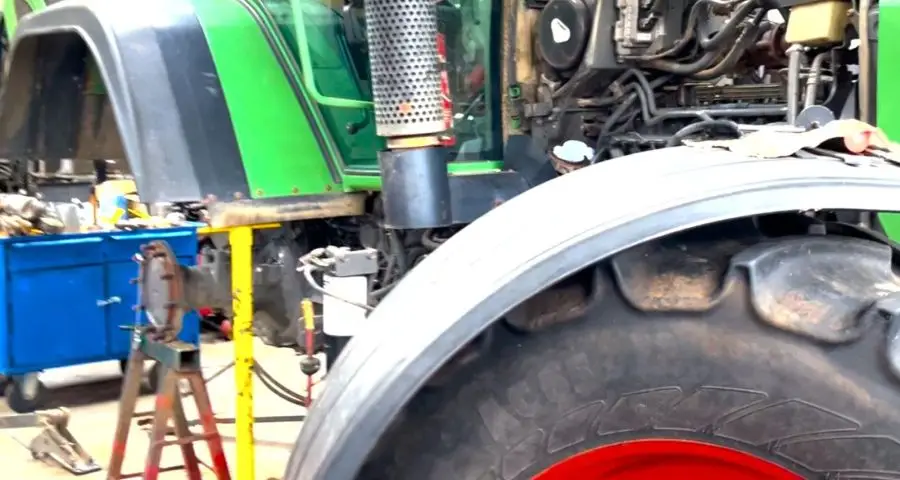 Naprawa ciągnika Fendt