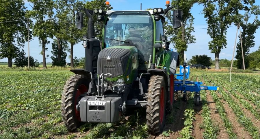Ciągnik Fendt z pielnikiem Carre