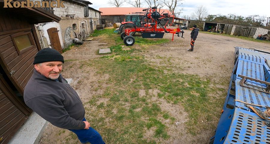 Pan Roman z miejscowość Chwarzno zakupił zgrabiarkę SIP STAR 720/22 T od Korbanek