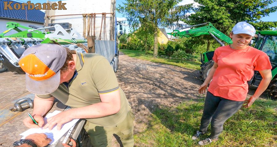 Pan Mateusz wraz z żoną kolejny raz zdecydowali się na zakup maszyny z firmy Korbanek - tym razem wybrali owijarkę McHale