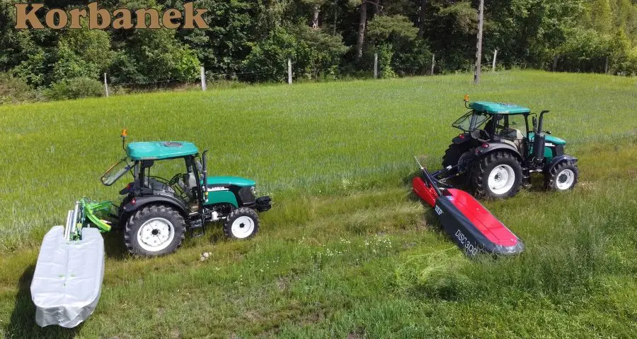 Dwa ciągniki Arbos z kosiarkami SIP i Talex podczas sianokosów